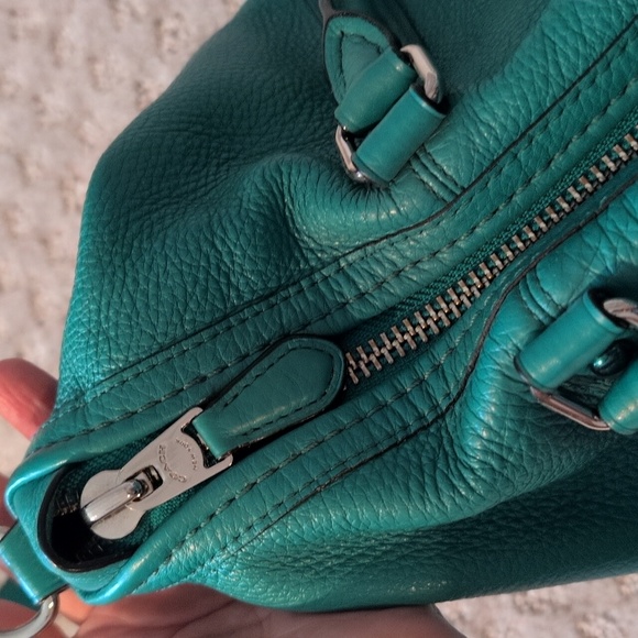 Coach Central Satchel, Pebbled Leather Zip Closure Top Removable Crossbody Strap - Picture 4 of 16